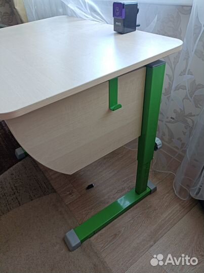 Продаю растущую парту Астек Элара