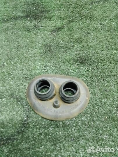 Уплотнитель Audi A4 (B8) 2007-2015