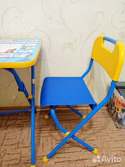 Детский столик и стульчики
