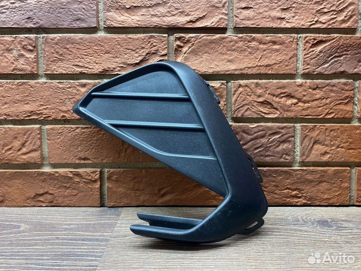 Рамка противотуманной фары левой Vw Polo RUS 2020+