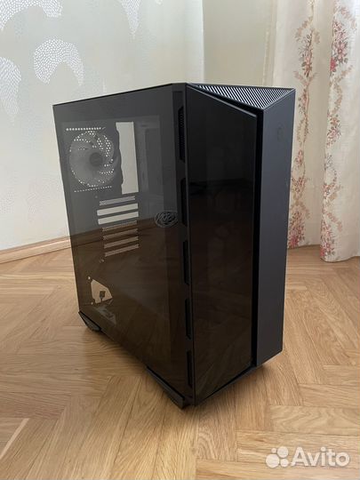 Корпус MSI MPG Gungnir 110R