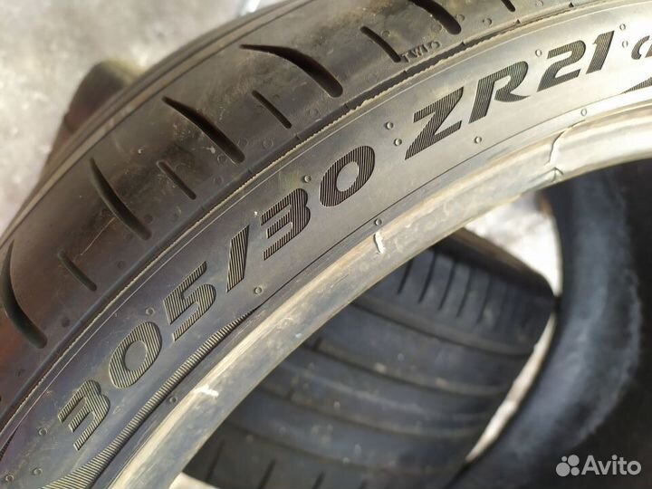 Pirelli P Zero PZ4 305/30 R21 101Y