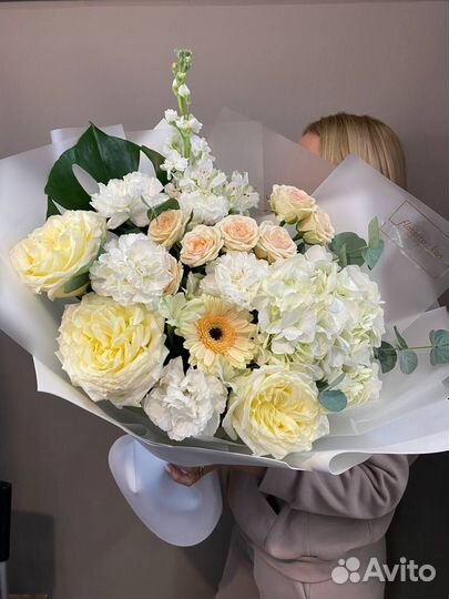 Цветы доставка. Живые цветы и букеты. Розы