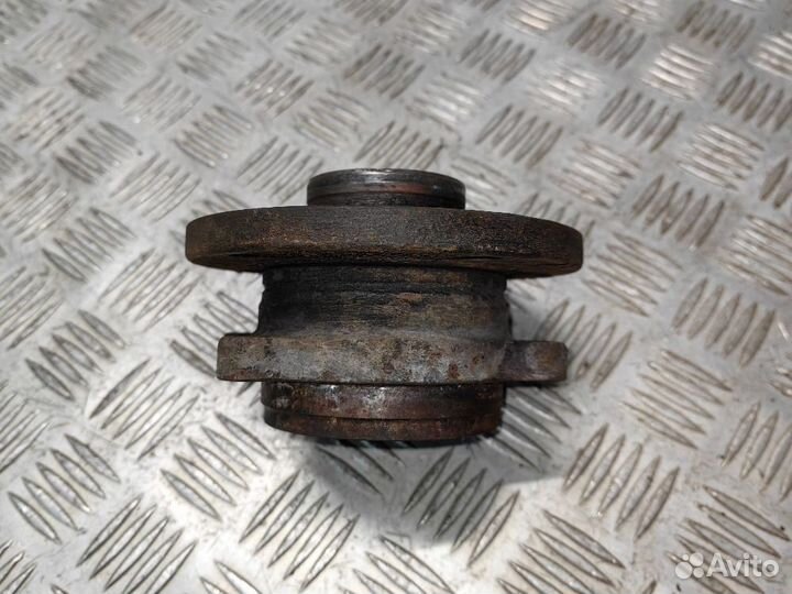 Ступица задняя Volkswagen Passat B6