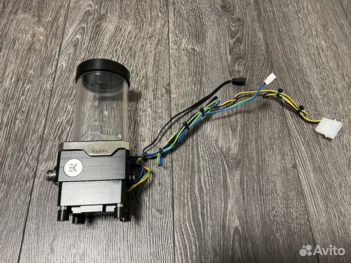 Помпа с резервуаром EK-Quantum Kinetic TBE 160 DDC