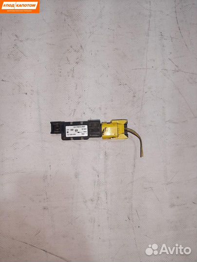 Датчик удара передний Volkswagen Touareg 2003