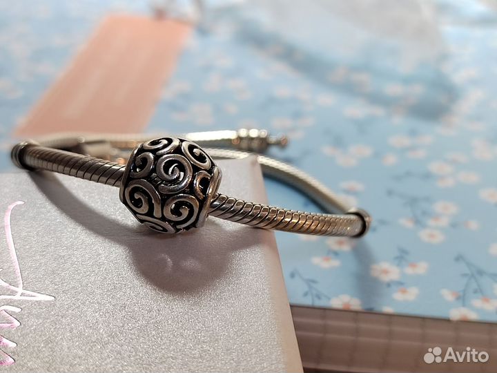 Украшение шарм