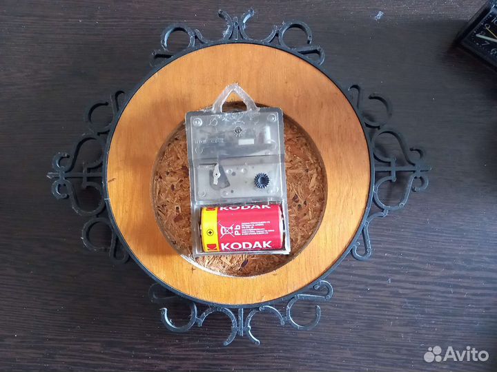 Часы настенные янтарь