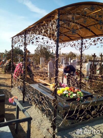 Ограды, кресты, лавки, столы, навесы