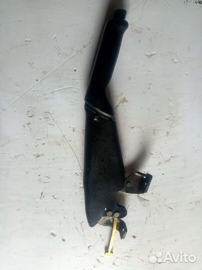 Рычаг стояночного тормоза Volkswagen Golf 3