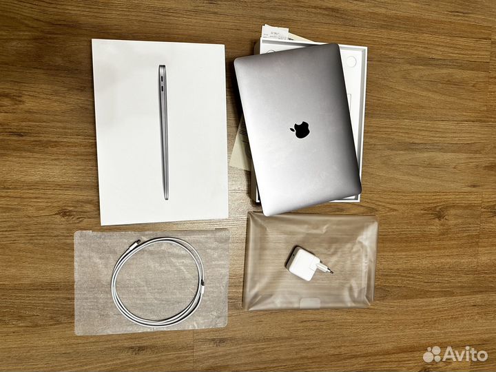 Apple macbook air 13 2020 m1, 18 циклов