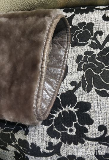 Шуба мутоновая с капюшоном 42-44р