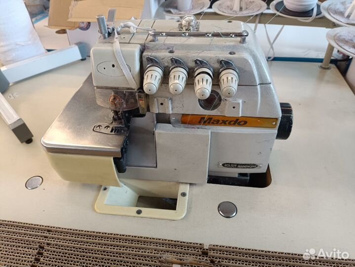 Промышленный оверлок пятинитка Maxdo 757F и стол