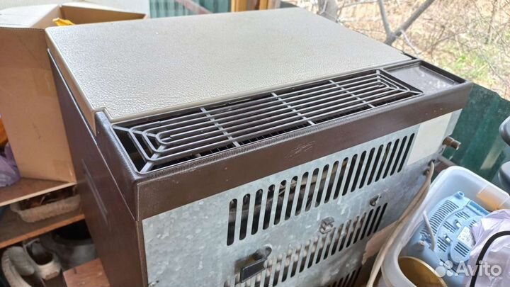 Холодильный ларь газ 12 и 220 вольт Electrolux