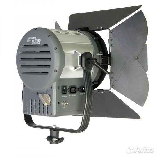 Осветитель студийный GreenBean Fresnel 150 LED X3
