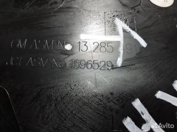 Накладка декоративная Opel Astra J 2010-2017