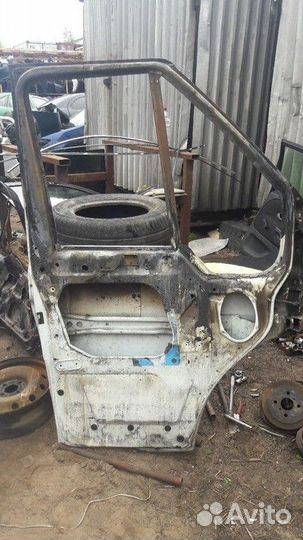 Дверь передняя левая Ford Transit