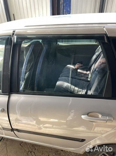 Стекла боковые Лада Калина