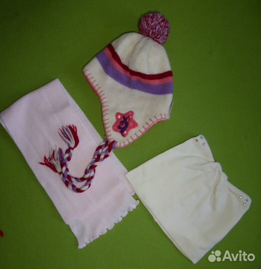 Шапки пакетом на 3-4 г и шлем киват 2 размер