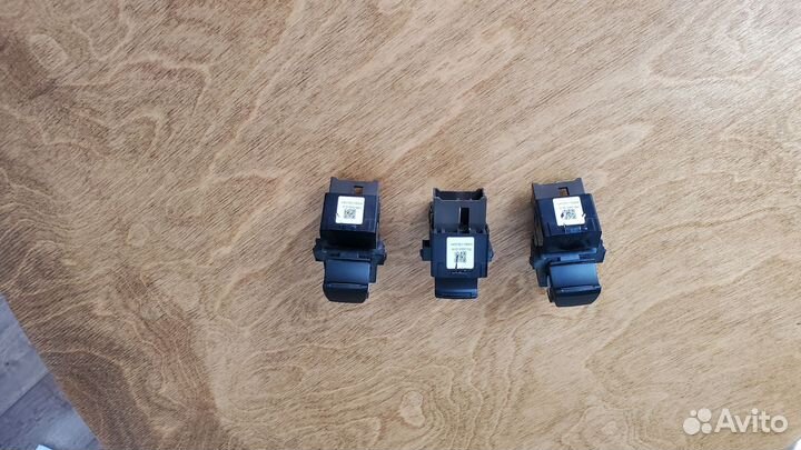 Кнопки стеклоподъемников Hyundai Creta