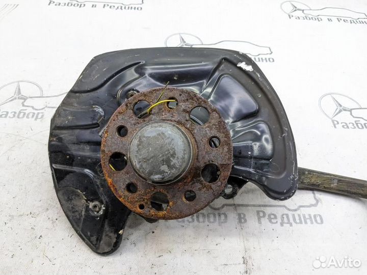 Кулак поворотный передний левый w211 E-class 64