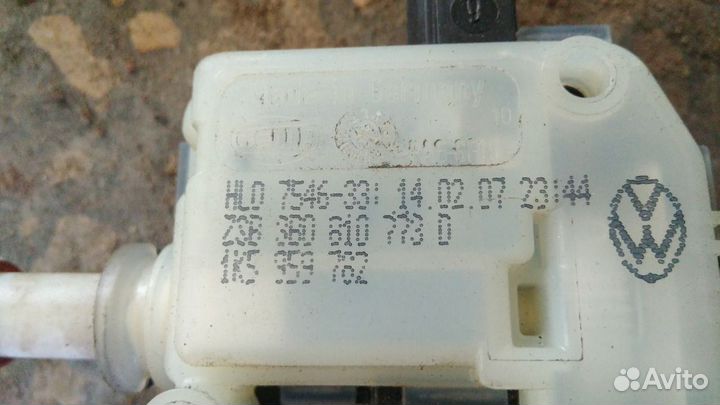 Skoda Octavia A4 Tour Активатор замка багажника