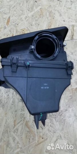 Корпус воздушного фильтра BMW X3 E83