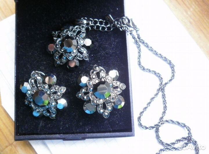 Комплект Серьги и кулон Сваровски