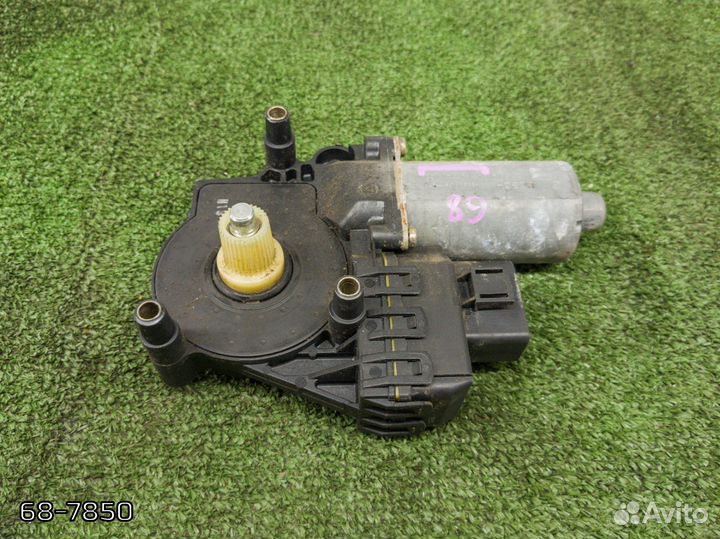 Моторчик стеклоподъемника Audi A6 C5 седан