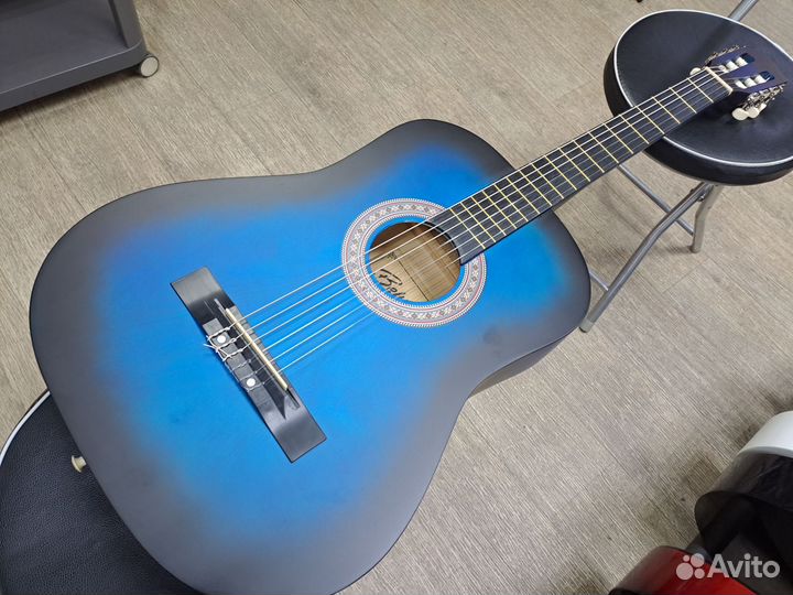 Гитара классическая синяя с нейлоновыми струнами