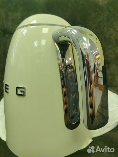 Электрический чайник smeg