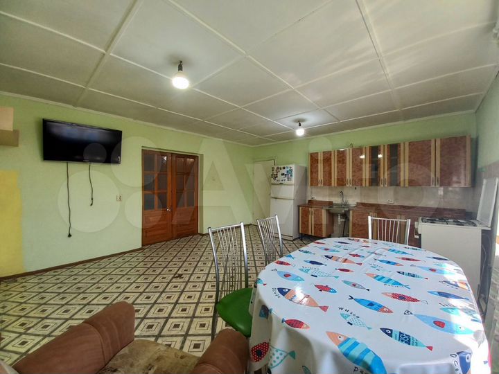 Дом 230 м² на участке 6,5 сот.