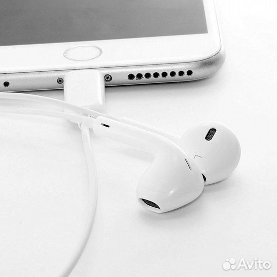 Наушники EarPods штекер Lightning белые копия