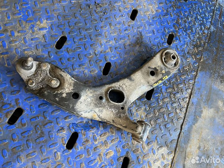 Рычаг передний Toyota Verso левый руль