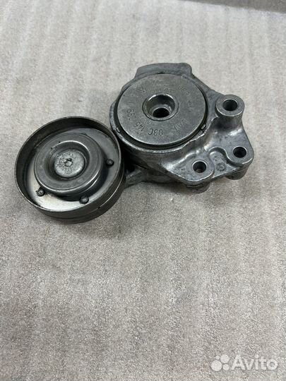 Натяжной ролик VW Tiguan 1 VAG