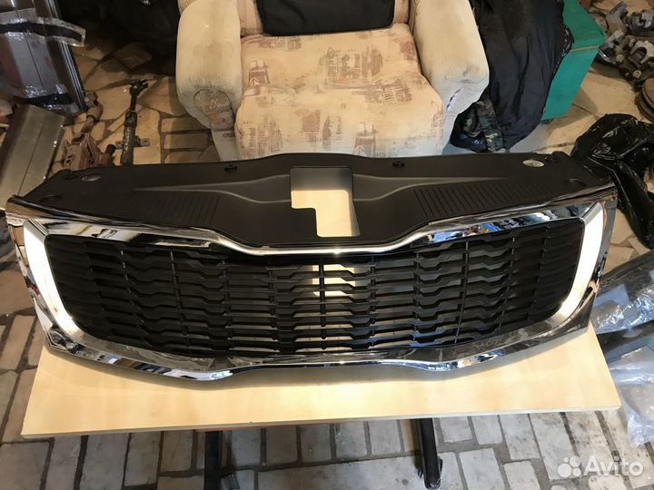 Решотка радиатора кио рио 2011-в наличие