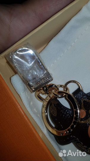 Брелок louis vuitton бычок
