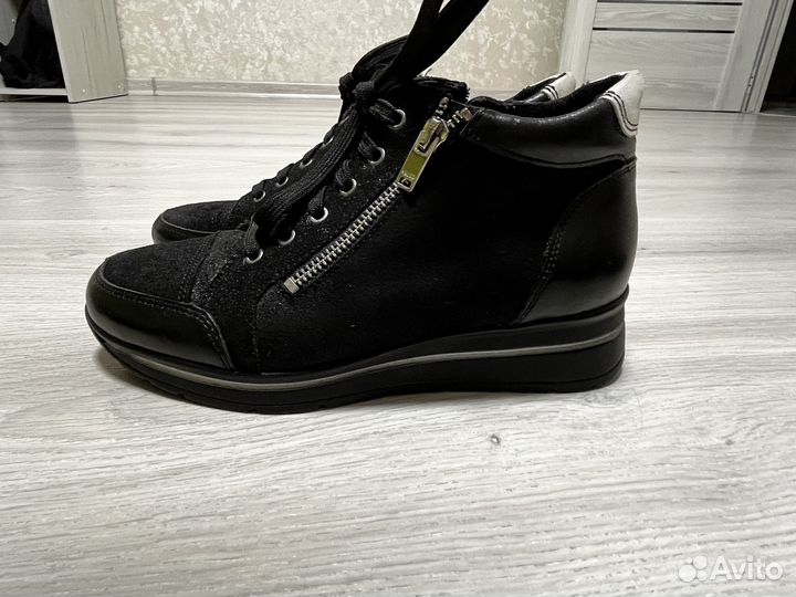 Ботинки женские 38 размер