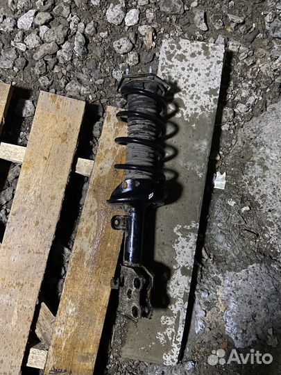 Стойка правая всборе honda cr-v 4