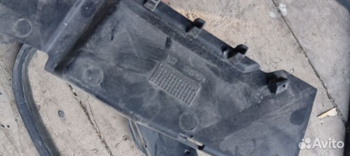 Накладка на жабо mitsubishi outlander 3 аутлэндер