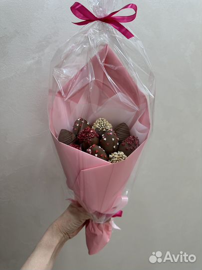 Клубника в шоколаде букет