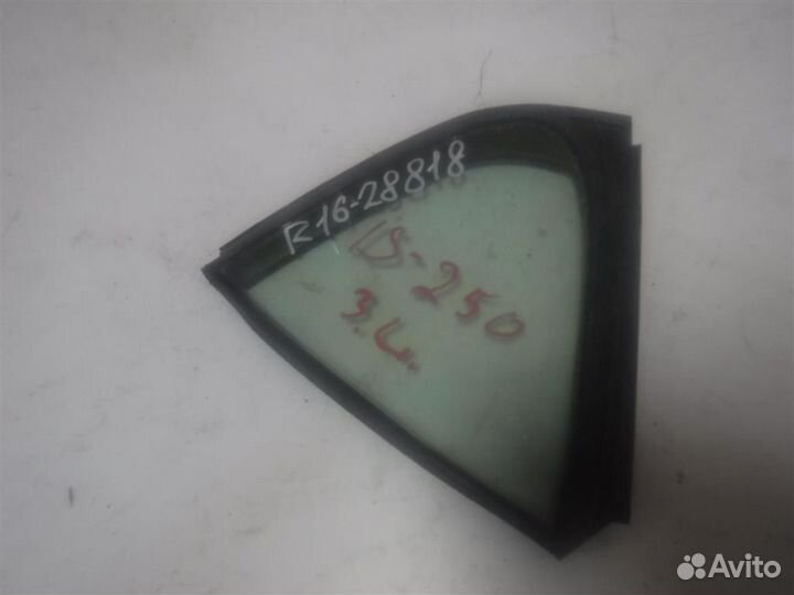 Стекло двери задней левой (форточка) Lexus IS 200