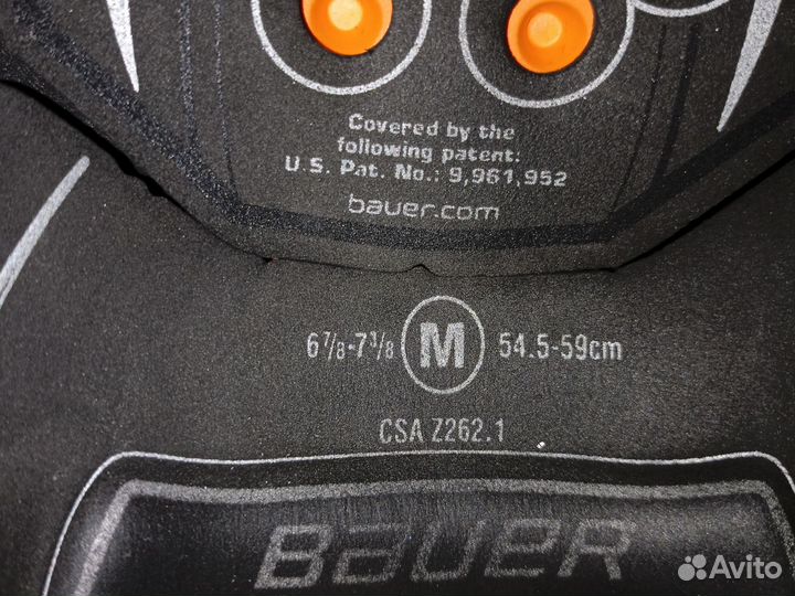 Хоккейный шлем