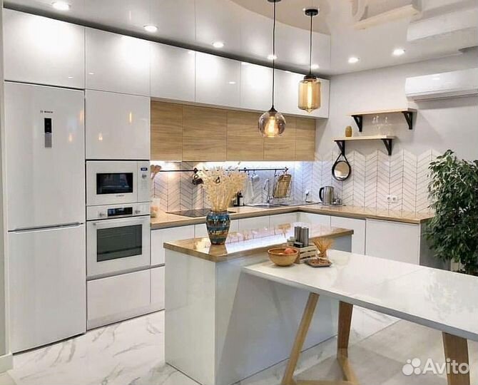 Угловая в потолок кухня на заказ