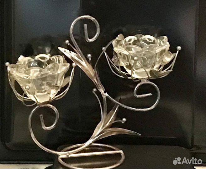 Подсвечники со свечами Листайте