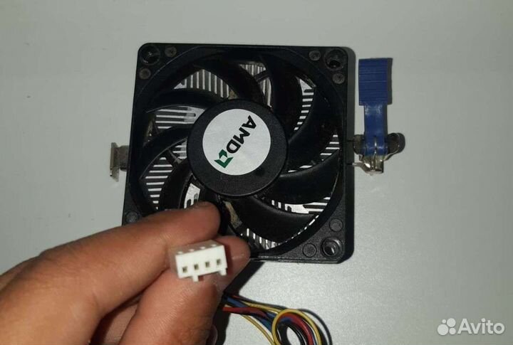 Процессор AMD с системой охлаждения