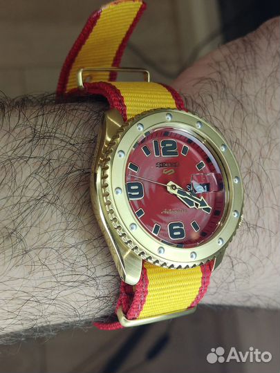 Seiko 5 Sports srpf24K1 Zangief Street Fighter Lim