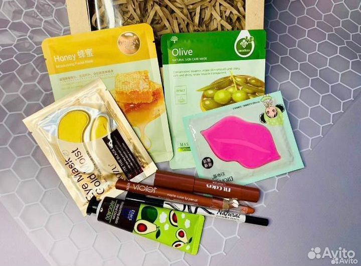 Подарочный бокс уходовой косметики новый