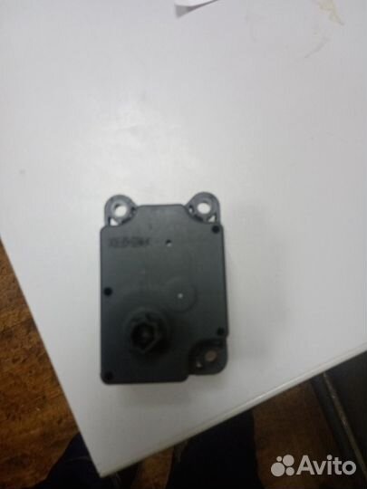 Моторчик заслонок отопителя Volvo S40 2