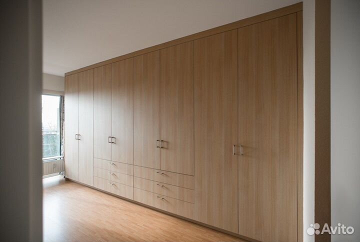 Распашной шкаф